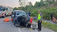 Avanza Tabrak Truk di Tol Sumatera, Sekeluarga Tewas