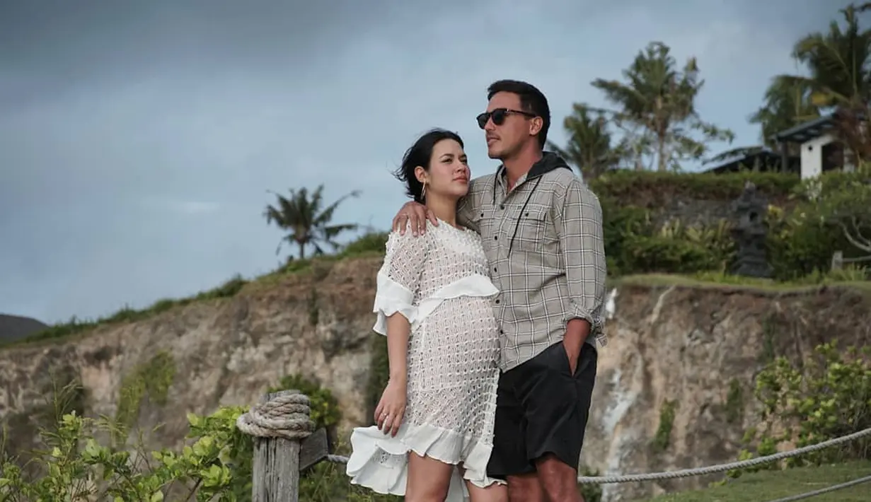 Anak Pertama Raisa dan Hamish Daud