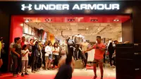 Pembukaan toko Under Armour di Pondok Indah Mall, Jakarta, Sabtu (27/4/2019). (Bola.com/Yus Mei Sawitri)