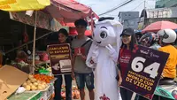 La'eeb Sang Maskot Piala Dunia 2022 Qatar terus menghadirkan keseruan dalam kunjungannya ke beberapa kota besar di Indonesia. Pada hari kedua kunjungannya di Makassar, Sabtu (5/11/2022) La'eeb seharian menyapa warga Makassar di beberapa lokasi untuk menggaungkan penyelenggaraan Piala Dunia 2022 yang sekitar dua minggu lagi akan dimulai. Berikut momen-momen keseruan tersebut. (Procomm Surya Citra Media)