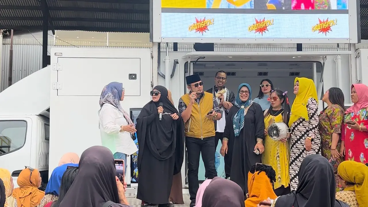 Acara "Lomba Emak-Emak Pura-Pura Gubernur" di pelataran terbuka di kawasan Jl. Jendral Sudirman Balikpapan (Istimewa)