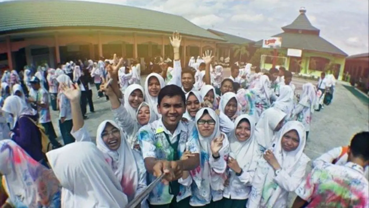 Kelulusan Siswa Diumumkan di Stadion