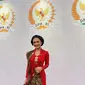 Anggota Komisi IX DPR RI, Krisdayanti, hadir dalam sidang tahunan MPR 2024 di Senayan, Jakarta, pada Jumat (16/8/2024) dengan kebaya merah menyala. (Foto: Dok. Instagram @krisdayantilemos)