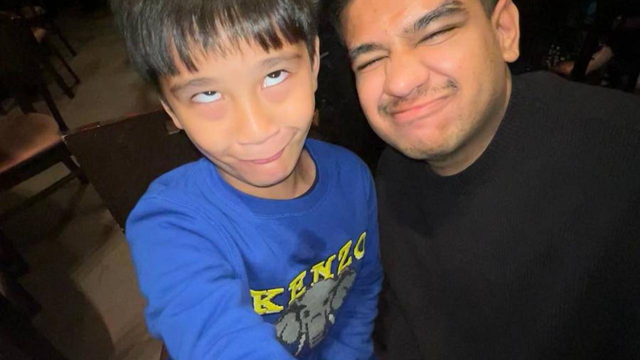 Fadil Jaidi memandang Rafathar dan Rayyanza seperti adik sendiri, dan momen kebersamaan mereka tak luput dari sorotan penuh kasih netizen.