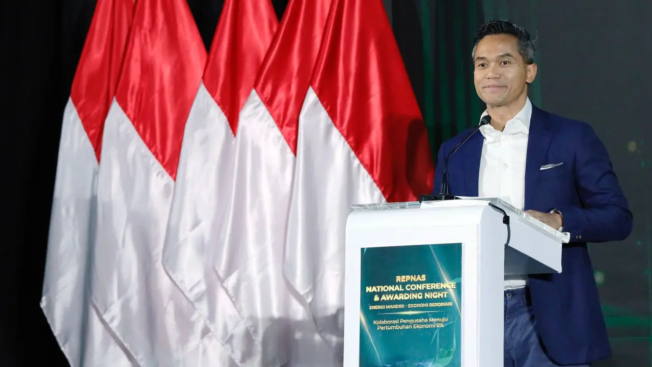 Ketua Umum Kamar Dagang dan Industri (Ketum Kadin) Indonesia 2024-2029 sekaligus pendiri dan Presiden Komisaris PT VKTR Teknologi Mobilitas atau Vektor, Anindya Bakrie meraih penghargaan.