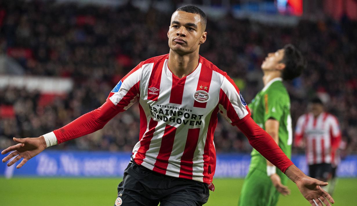 Sebagai salah satu klub raksasa di Liga Inggris, Liverpool tergolong jarang mendatangkan pemain dari klub asal Liga Belanda jika dibandingkan dengan sang rival, Manchester United. Meskipun jarang, ada beberapa pemain asal Eredivisie yang pernah berseragam Liverpool hingga kini. Seperti 5 pemain terakhir berikut yang pernah didatangkan The Reds, termasuk rekrutan terbaru mereka, Cody Gakpo yang didapat setelah menikung sang rival Manchester United. (AFP/Olaf Kraak)