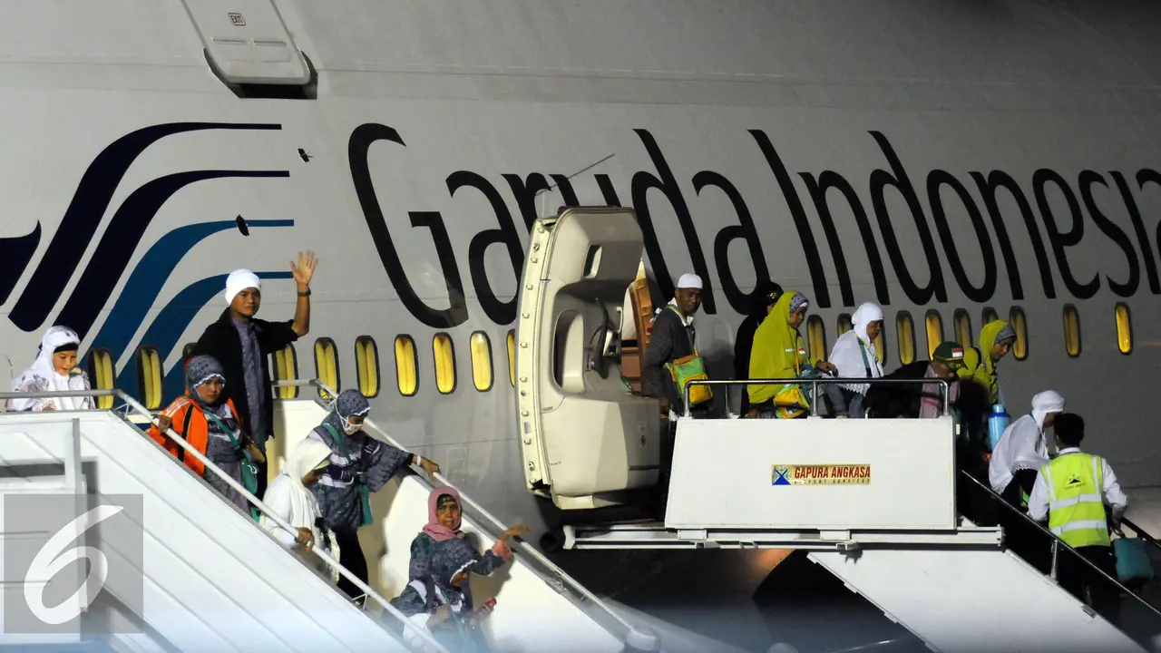 20150929- Jamaah Haji Indonesia Embarkasi Jakarta Tiba di Halim-Jakarta