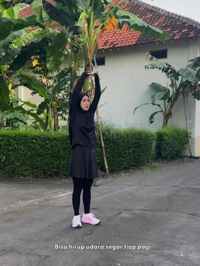 Rara Nawangsih Tinggal di Desa