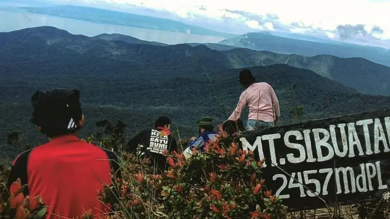 Gunung Sibuatan di Medan, Sumatera Utara lokasinya dekat dengan Danau Toba