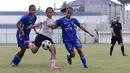 Timnas Putri Indonesia harus puas bermain imbang 2-2 kala bersua dengan tim PON Jawa Barat (Jabar) di Stadion Merpati, Depok, Rabu (15/9/2021). (Foto: Bola.com/M Iqbal Ichsan)