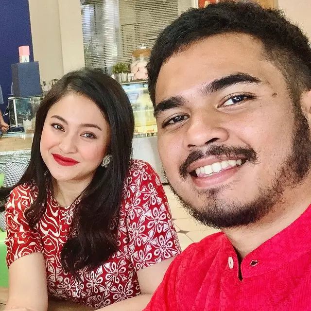Potret Kedekatan Marshanda dan Kedua Adiknya