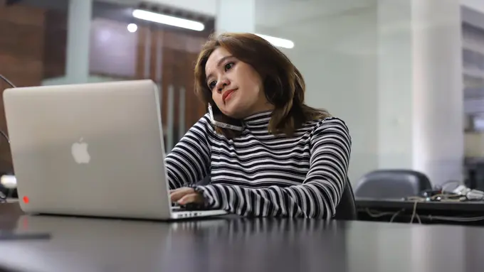 Ilustrasi Perempuan Bekerja