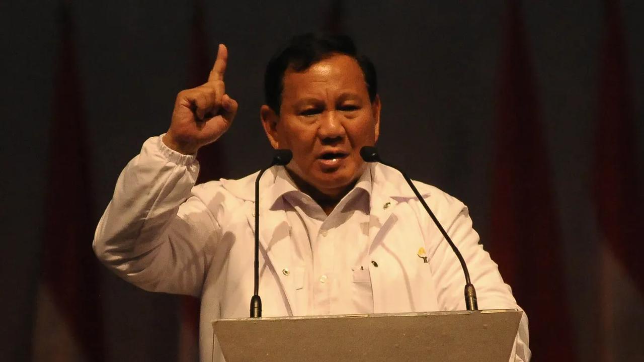 Menteri Pertahanan ini menghargai kekuatan dunia bagian Barat maupun Timur. Seperti misalnya China, Afrika, India maupun Rusia.
