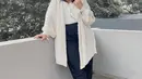 Atau bisa juga menambahkan fashion item yang stylish berupa cardigan panjang yang bisa memberikan kesan tubuh ramping dan tinggi saat menggunakan celana kulot (Instagram/bylizzieparra).