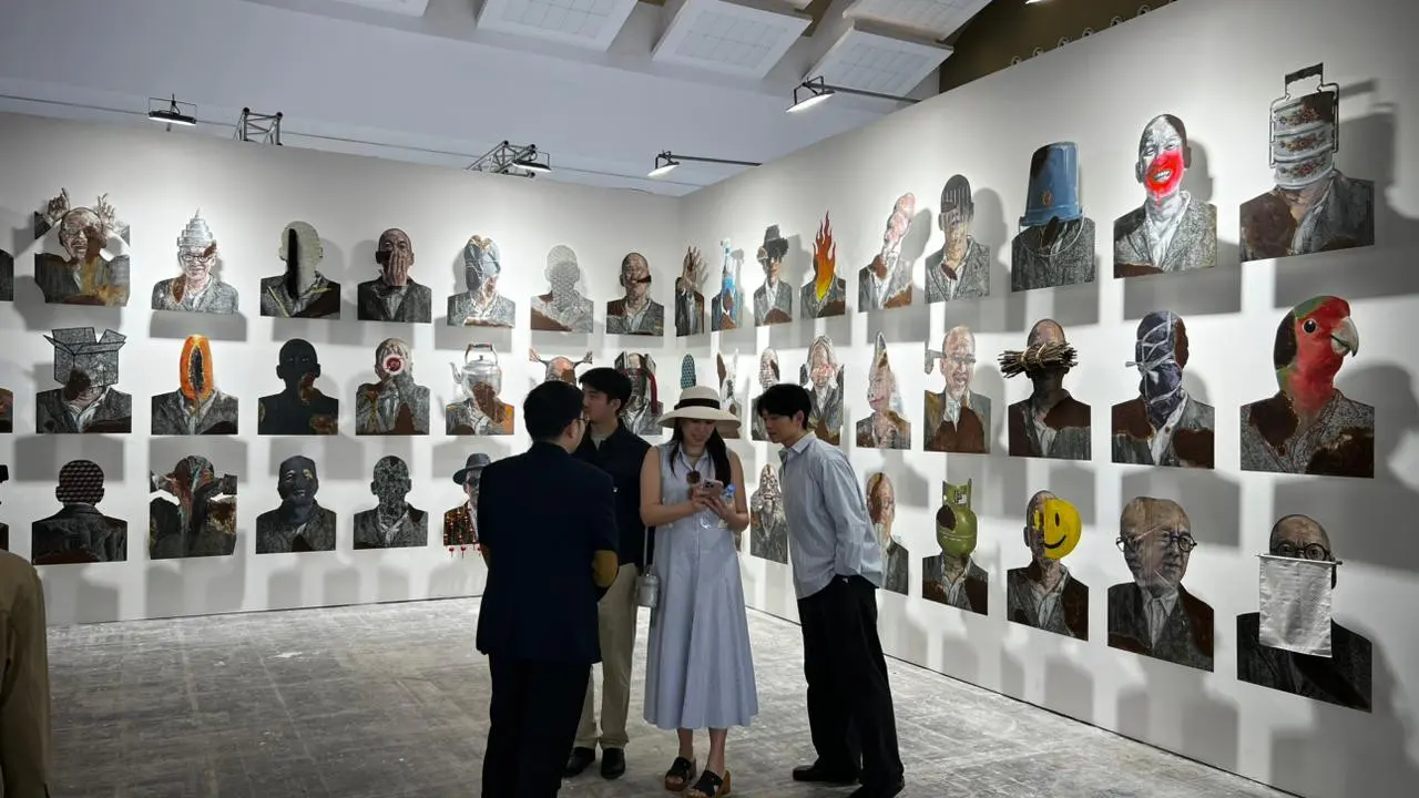 Potraits of Possibilities, Refleksi Berbagai Peluang Investasi di Karya Agus Suwage