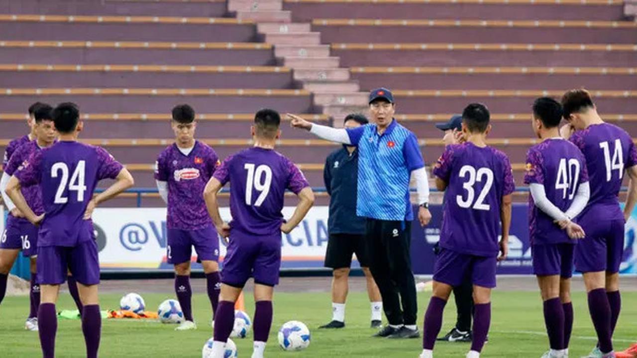 Gokil! Kim Sang-sik Janji Joget Hip Hop jika Timnas Vietnam Tumbangkan Thailand dan Juarai Piala AFF 2024