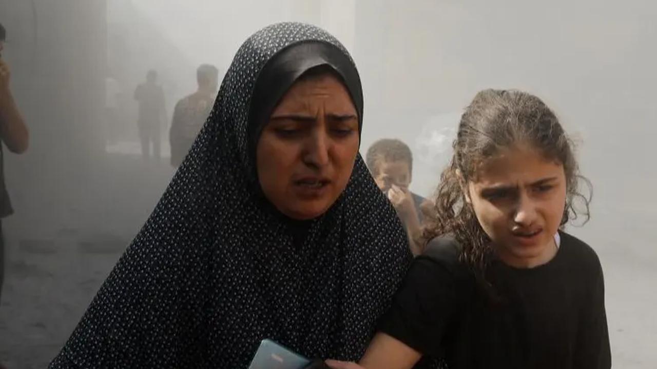 Jumlah korban tewas di Jalur Gaza dilaporkan terus mengalami peningkatan. Kini sudah ada 6.546 orang tewas di wilayah itu.