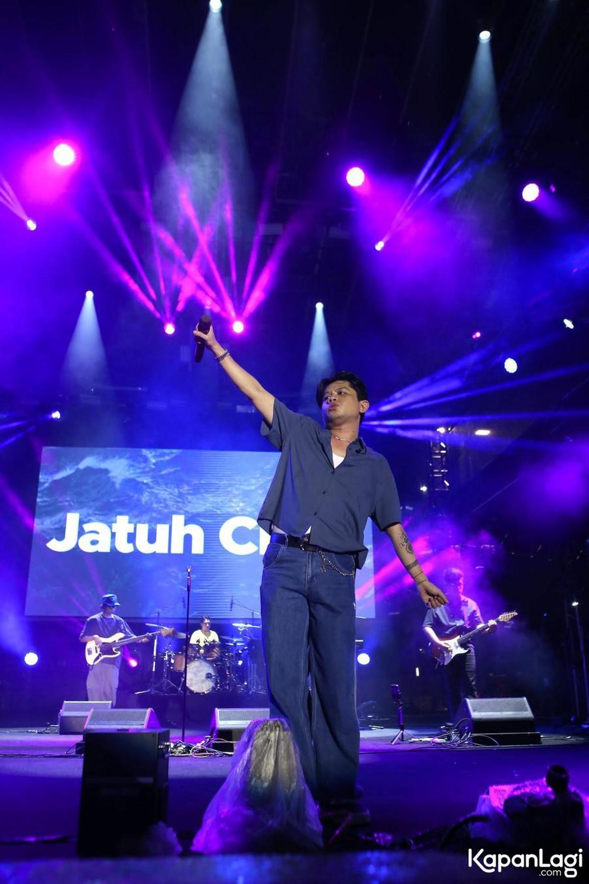 10 Potret Juicy Luicy Bikin Baper Puluhan Ribu Penonton di KapanLagi Buka Bareng BRI Festival 2025, Suaranya Adem Banget