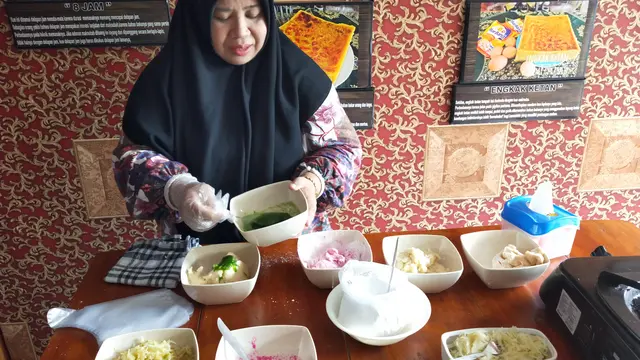Nikmatnya Menyantap Pempek Pelangi Palembang Saat Berbuka Puasa