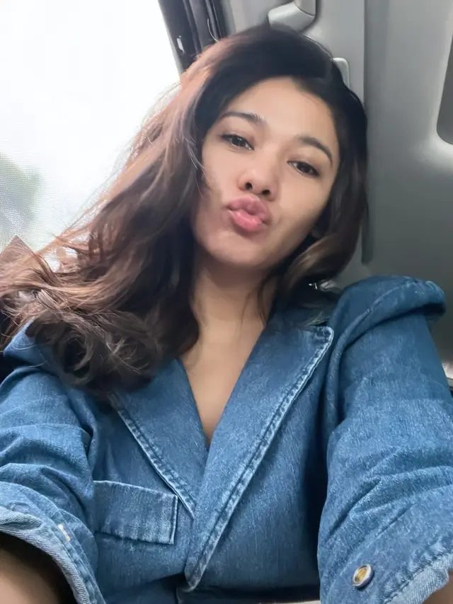 Naysila Mirdad Pertama Kali Warnai Rambut