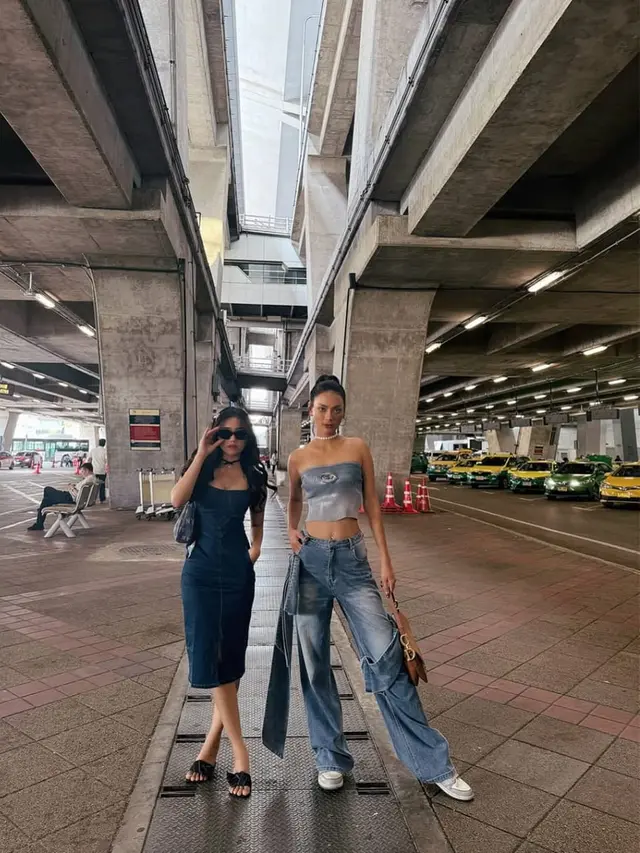 7 Potret Erika Carlina Pamer Aura Badas, Modis dengan Baju Minim dan Pundak Terbuka (instagram/eri.carl)