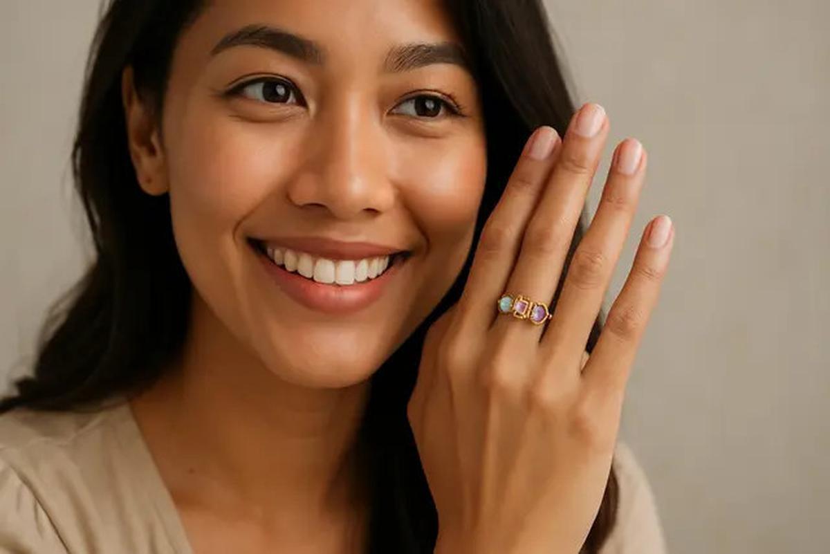7 Model Cincin Emas yang Terlihat Simpel Tapi Bikin Tangan Terlihat Cantik dan Mewah