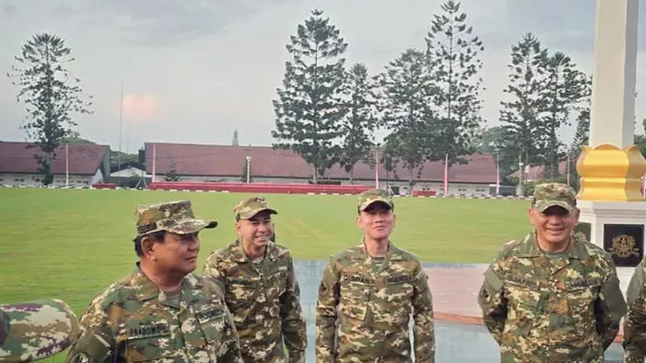 6 Potret Raffi Ahmad Retreat di Akmil Magelang Berseragam Komcad, Pose Bareng Prabowo dan Mayor Teddy