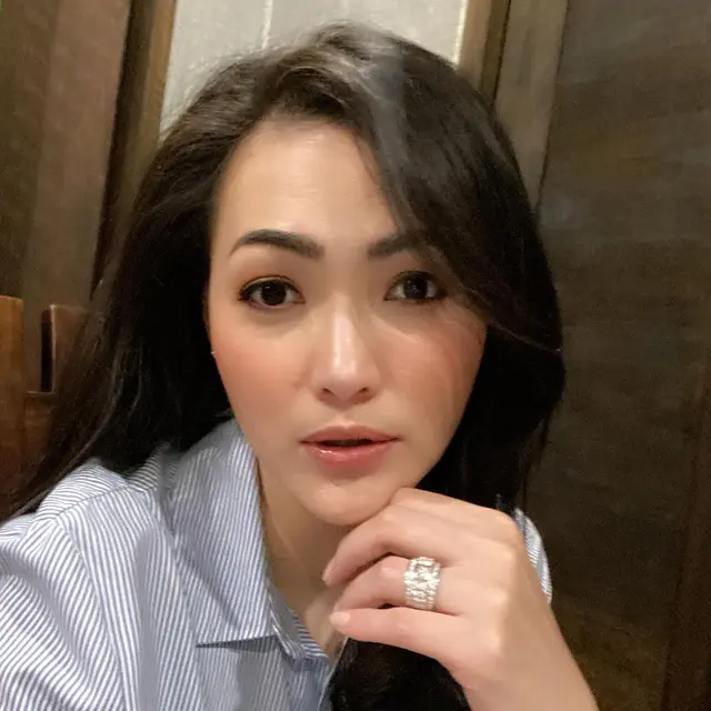 Potret terbaru Chisty Jusung, awet muda di usia 38 tahun. (Sumber: Instagram/christyjusung)