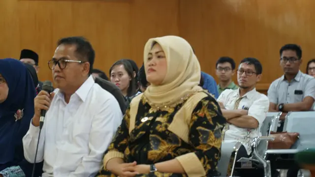 Bupati Neneng