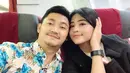 <p>Pedangdut Dewi Perssik digugat cerai oleh suaminya, Angga Wijaya. Pengacara Dewi Perssik, Sandy Arifin, menyebut Angga sudah mengajukan gugatan pada Senin, 20 Juni 2022. (FOTO: instagram.com/anggawijaya88/)</p>