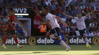 Bek Arsenal, William Saliba, berlari merayakan gol yang ia cetak ke gawang Bournemouth&nbsp;dalam lanjutan Liga Inggris 2022/2023 di Vitality Stadium, Sabtu (20/8/2022) malam WIB. (Steven Paston/PA via AP)