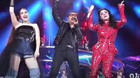 Penampilan Ayu Ting Ting, Dewi Perssik dan Ari Lasso di HUT Indosiar ke-28. (Tangkapan Layar Indosiar via Vidio.vom)