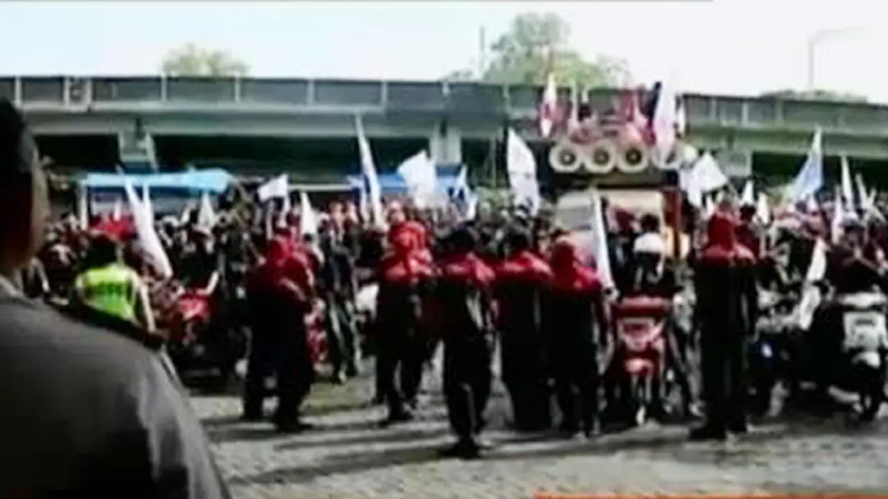 VIDEO: Aksi Buruh di Sejumlah Daerah