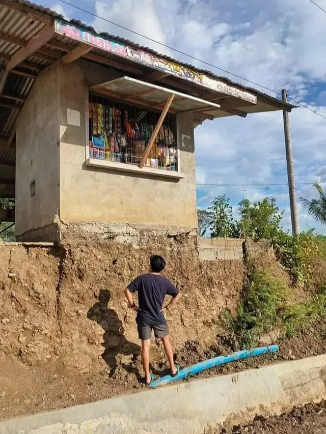 7 Momen Absurd Belanja di Warung Bikin Ngakak