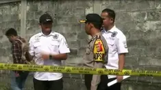 Limbah di buang melalui saluran pembuangan melewati pesawahan.