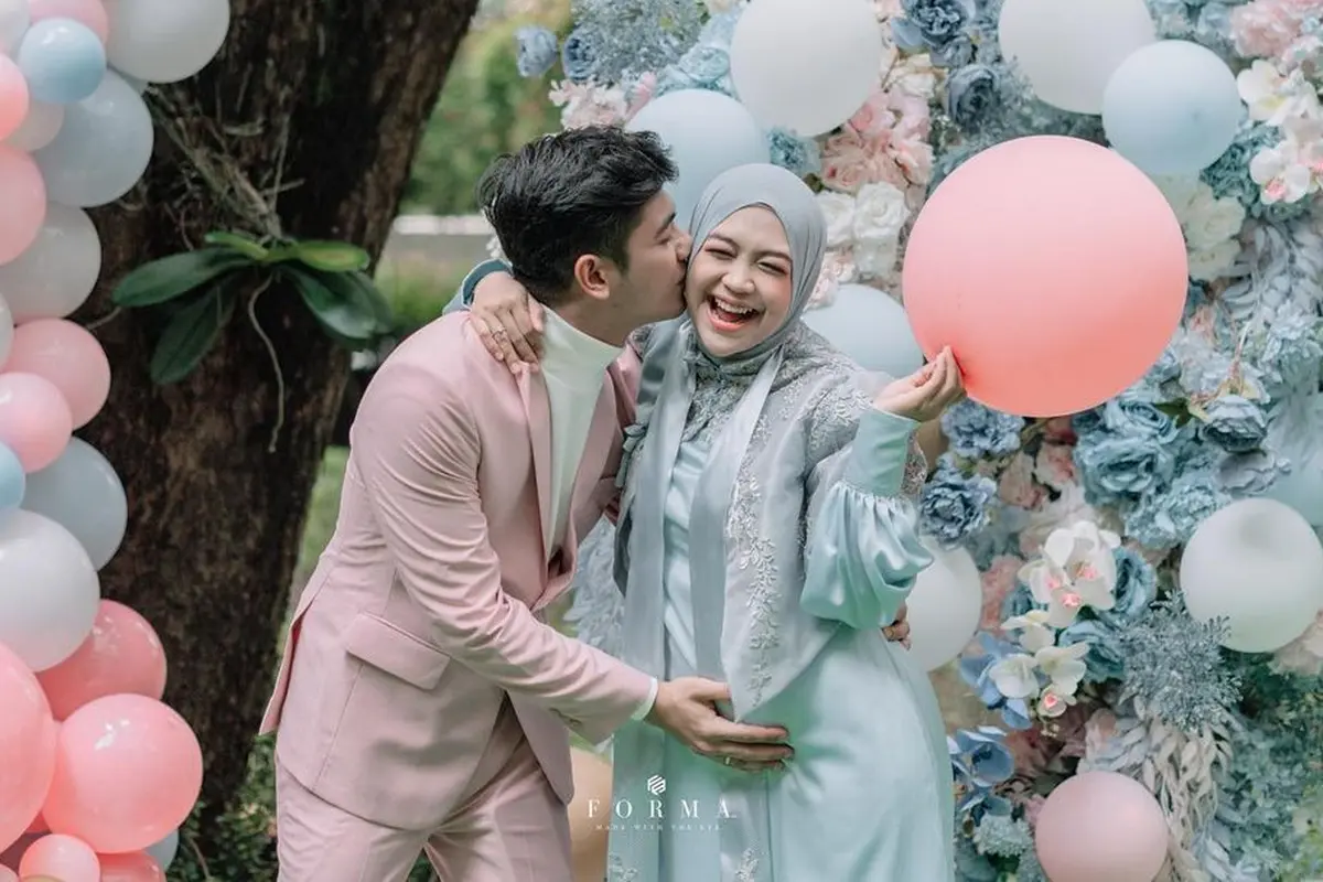 [Fimela] Ria Ricis dan Teuku Ryan