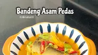 Semangkuk bandeng bumbu kuning. (Liputan6.com/IG/maklun33)