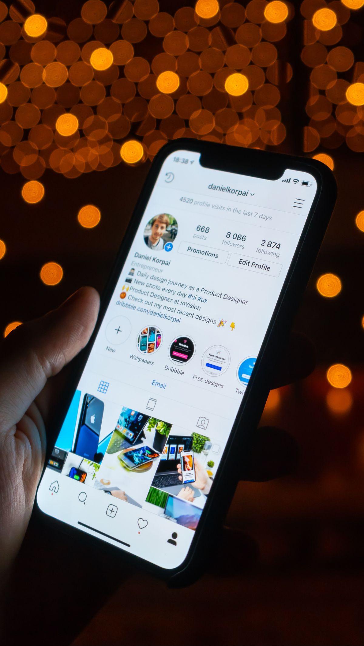 Penggunaan gadget telah menjadi bagian integral dari kehidupan sehari-hari di era digital. Namun, penggunaan gadget secara berlebihan dapat membawa dampak negatif terhadap individu maupun masyarakat secara umum, terutama bagi anak-anak. Oleh karenanya, or