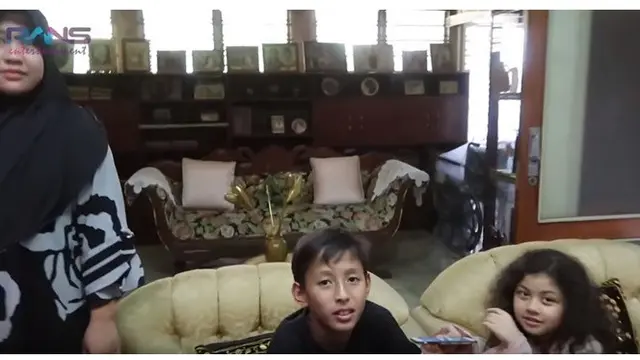 7 Penampakan Isi Rumah Klasik Nenek Raffi Ahmad, Harga Ditaksir Rp 100 Miliar
