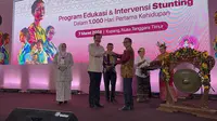 Dexa Group bekerja sama dengan Badan Kependudukan dan Keluarga Berencana Nasional Republik Indonesia (BKKBN RI) dan Pemprov NTT menggelar acara 'Edukasi Bidan dan Intervensi Stunting dalam 1.000 Hari Pertama Kehidupan (HPK)'. (Ist)