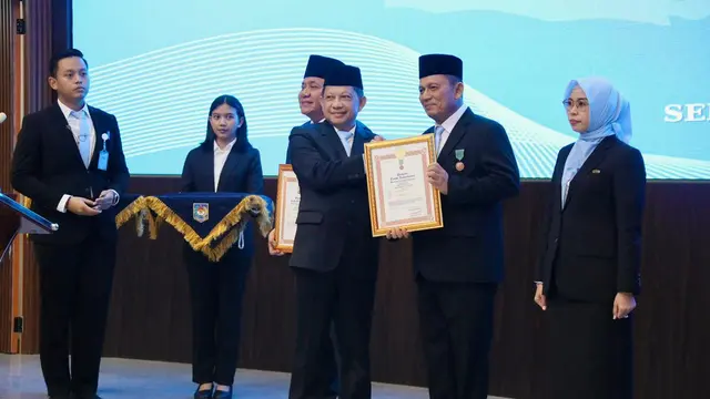 Berkiprah di Sektor Maritim, 6 Tokoh Daerah Terima Satyalancana Wira Karya
