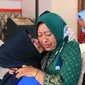 Peluk haru warga binaan lapas Banyuwangi, saat diberi kesempatan untuk bertemu orang tuanya  di momen hari ibu (Istimewa)