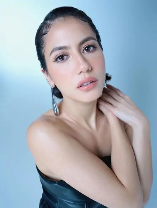 Pevita Pearce cantik di usia 31 tahun [Instagram/pevpearce]