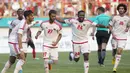 Pemain Uni Emirat Arab (UEA) melakukan selebrasi usai membobol gawang Indonesia pada laga Asian Games di Stadion Wibawa Mukti, Cikarang, Jumat (24/8/2018).  (Bola.com/Vitalis Yogi Trisna)