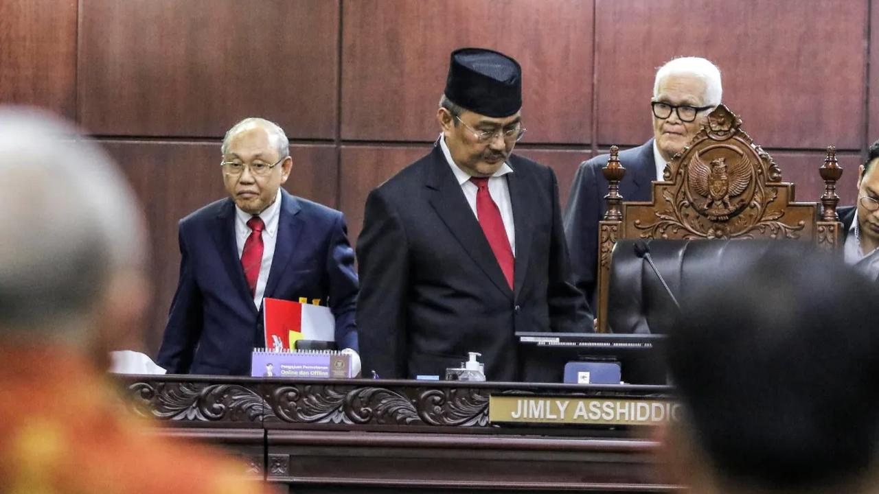 Bintan merekomendasikan Anwar Usman dipecat dari hakim MK karena terbukti melakukan pelanggaran berat.