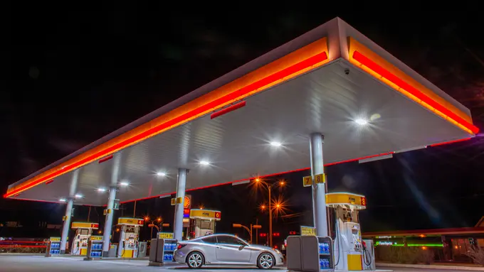 Kisah pasangan yang akan menikah berawal dari sang pria memberikan cokelat ke petugas SPBU perempuan