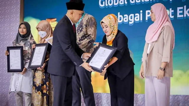 Menteri Koperasi dan UKM Teten Masduki di acara 9th Indonesia Islamic Economic Forum (IIEF), di Jakarta Convention Center (JCC). (Dok Kemenkop UKM)