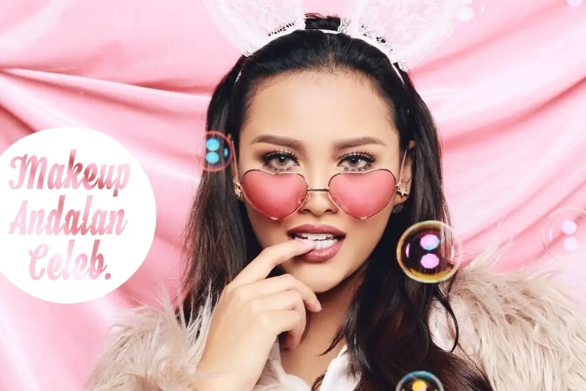 [Bintang] Makeup Andalan Seleb: Miliki Rambut Rose Quartz, Dandanan Aurel Hermansyah Ini Makin Mirip Kylie Jenner