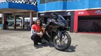 Pembalap Wanita Satu-Satunya di Balapan Honda CBR (Arief Aszhari/Liputan6.com)