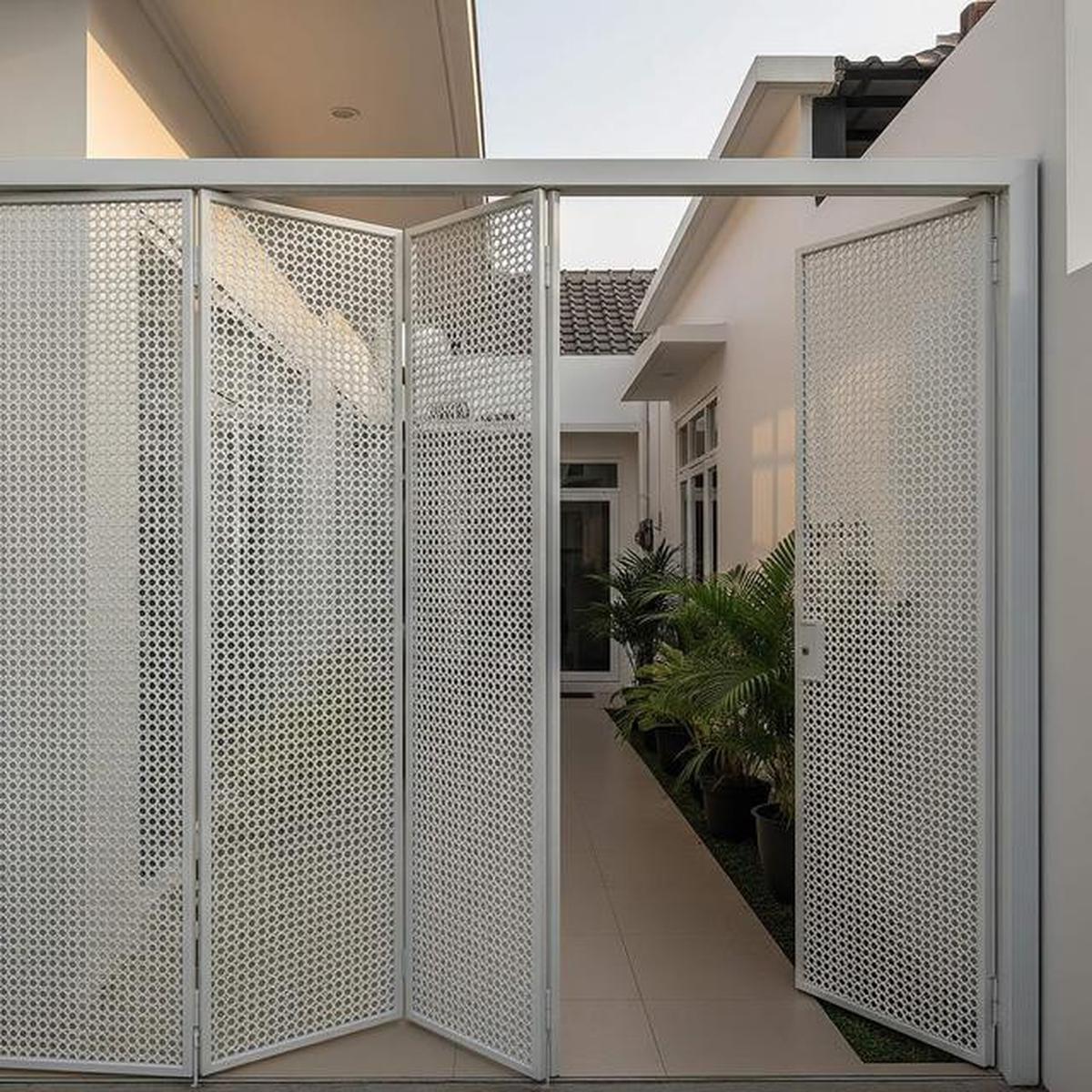 10 Model Pagar Rumah untuk Area Sempit, Minimalis, Fungsional, dan Aman